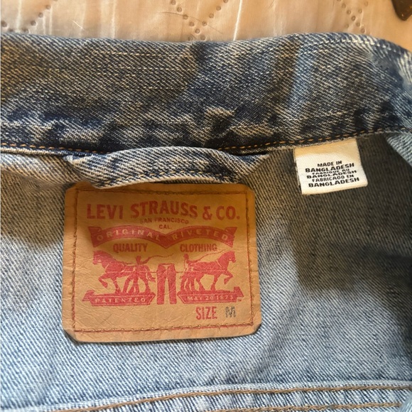 Levi's Light Blue Denim Jacket Size M -Great condition - Picture 3 of 7